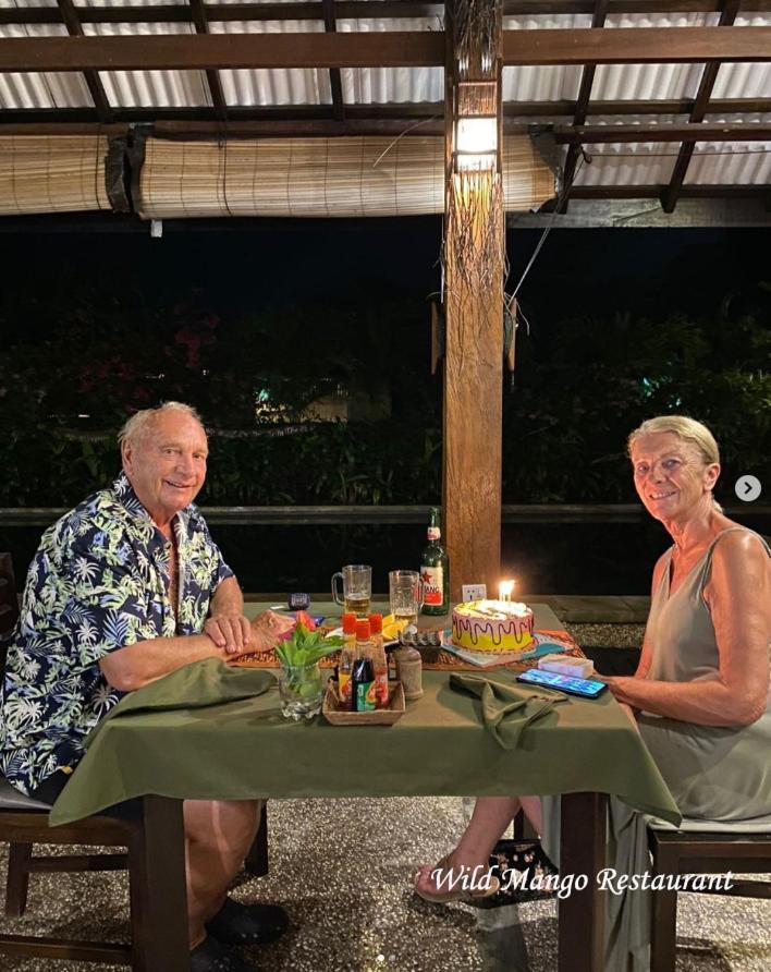 Cocotinos Lembeh A Boutique Dive Lodge Bitung Экстерьер фото