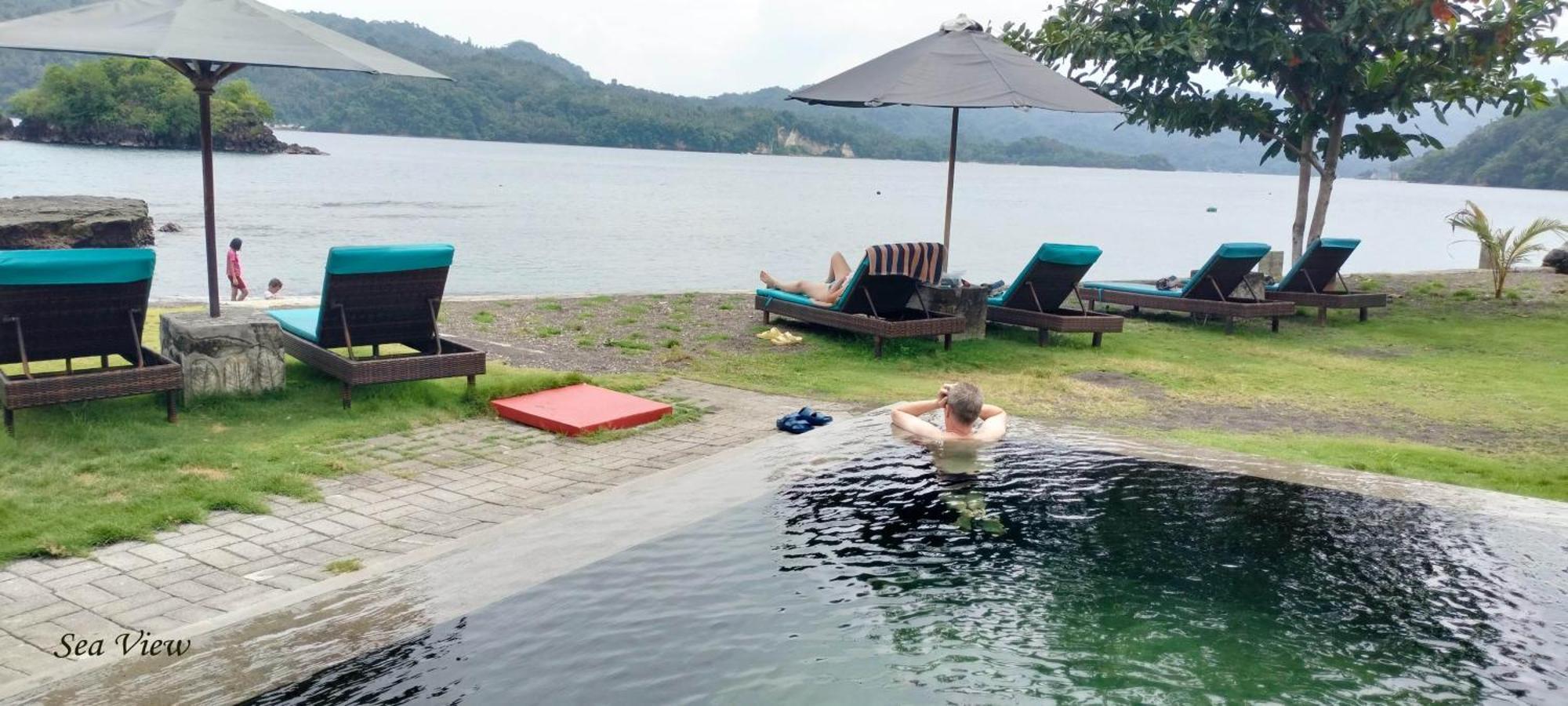 Cocotinos Lembeh A Boutique Dive Lodge Bitung Экстерьер фото